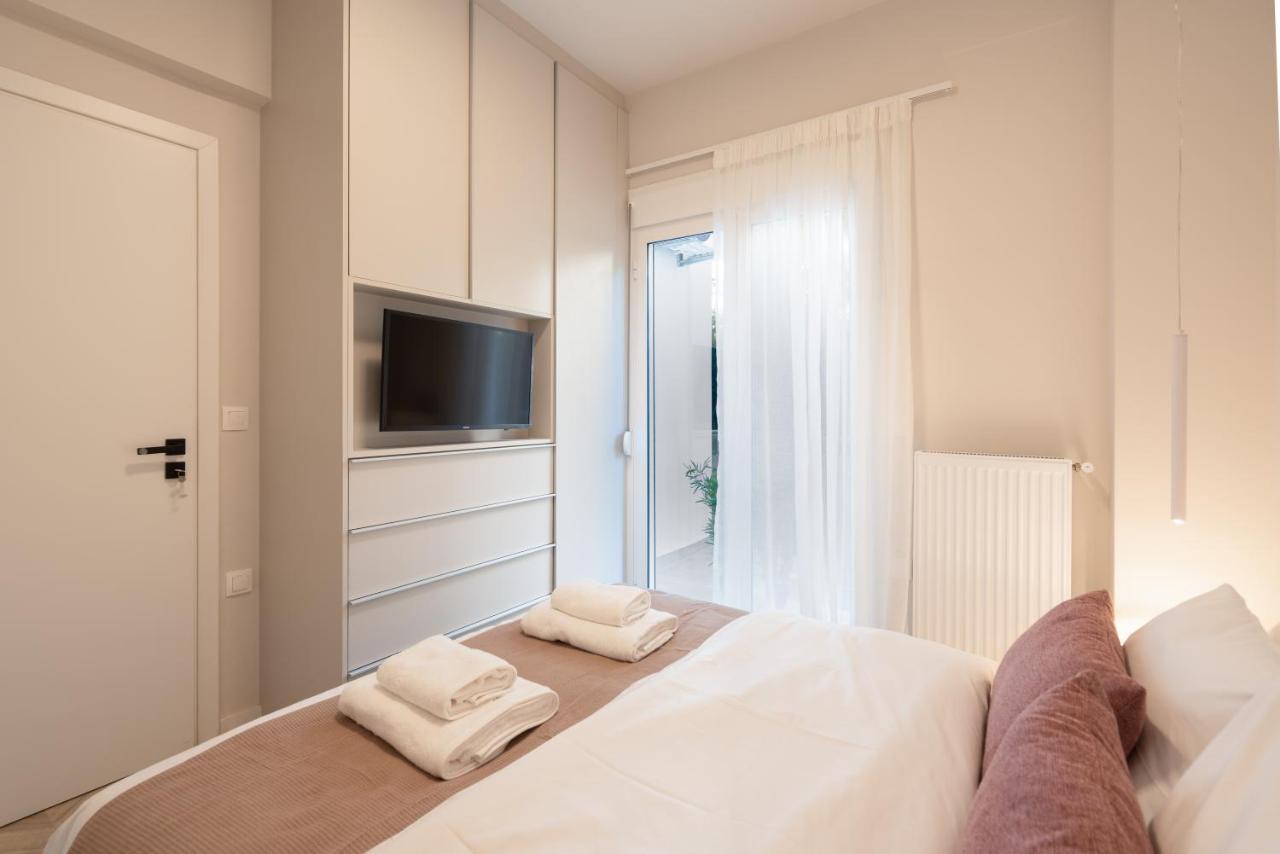 Charming Two Bedrooms Apartment Walk To Acropolis 아테네 외부 사진